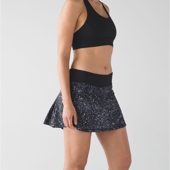 Lululemon Circuit Breaker Skirt (Regular)
Splatter White Black / Black Size 10 - Picture 2 of 16